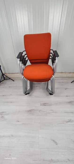 Немски конферентни и посетителски столове за комфорт и ергономия