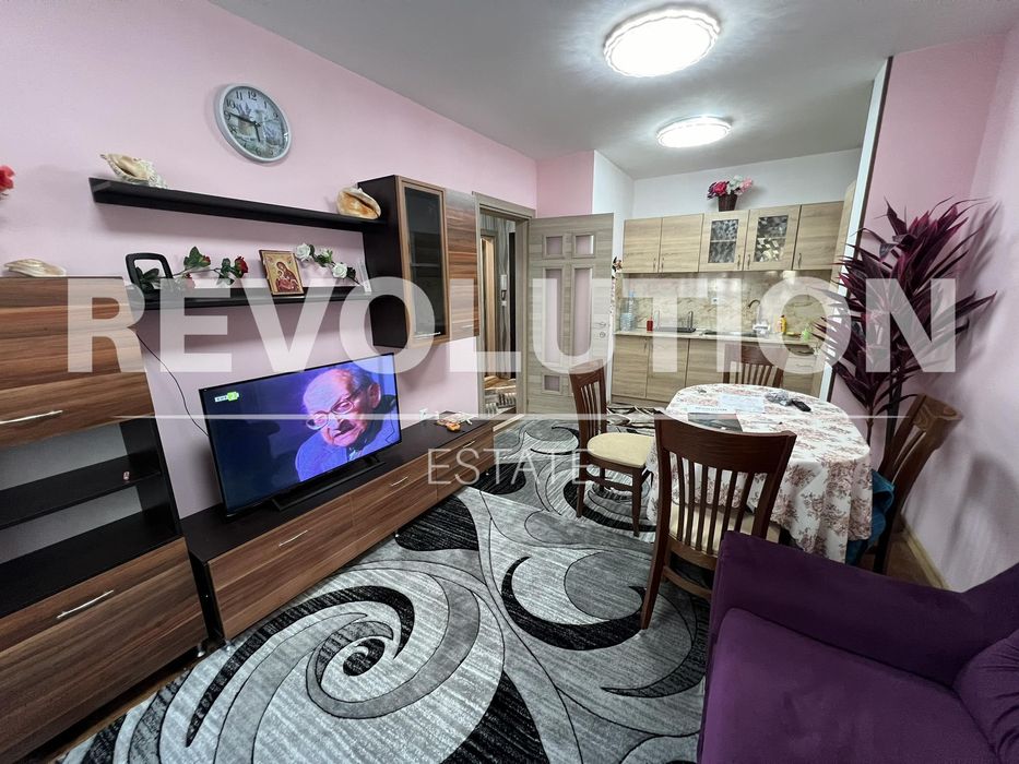 Дава се под наем Двустаен апартамент в Варна, Колхозен пазар - 55 кв.м за 425 € - Снимка #1