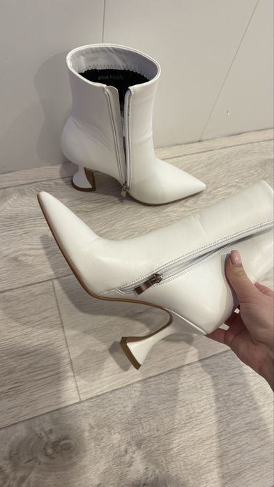 Продам новые ботинки