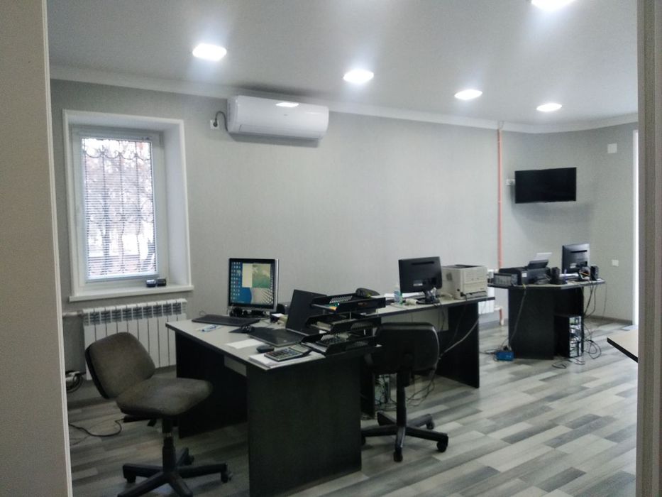 Продается нежилое помещение на 1 этаже 7  этажного дома.