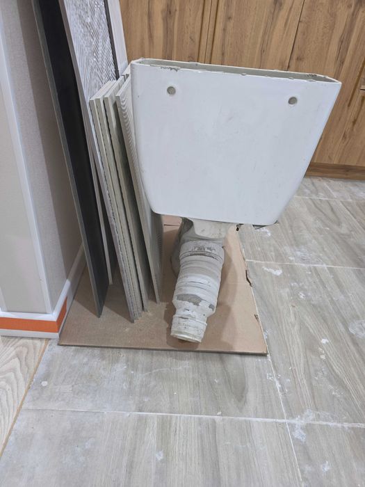 Отдам бесплатно унитаз для стройки