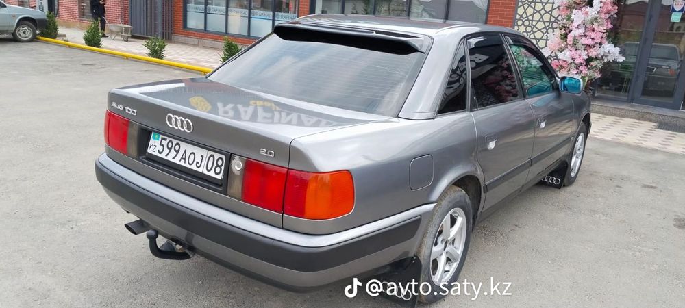 Ауди 100 2.0 мона