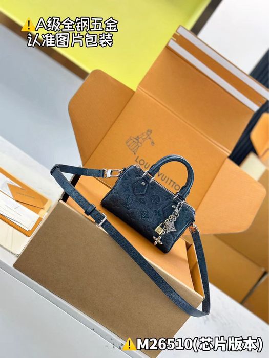 Чанта new Christian Dior ,LV