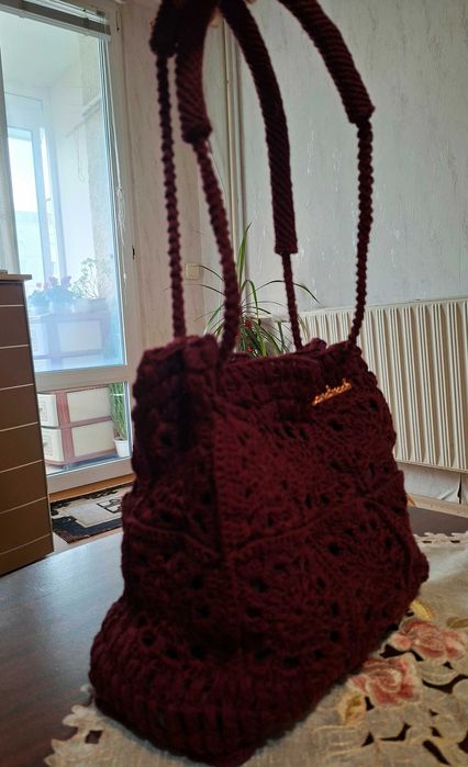 Дамска ръчно изплетена чанта