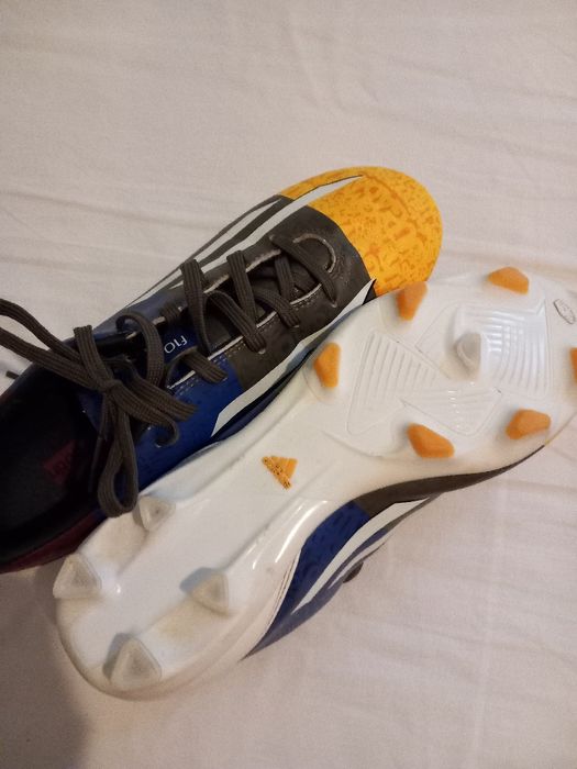 Детски футболни обувки