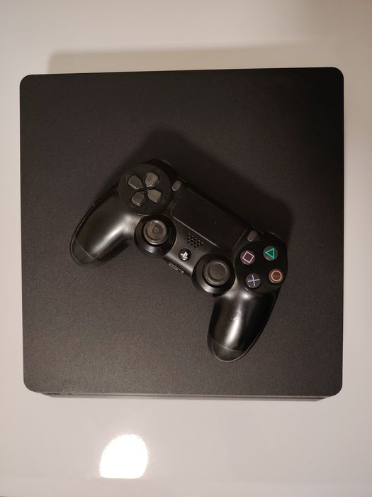 Бартер за iPhone ! Playstation 4/500GB + оригинален безжичен джойстик