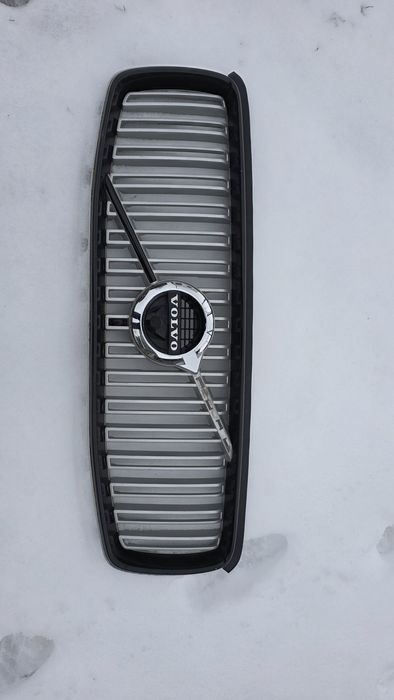 Grila bara fata inscription cu camera Volvo XC90