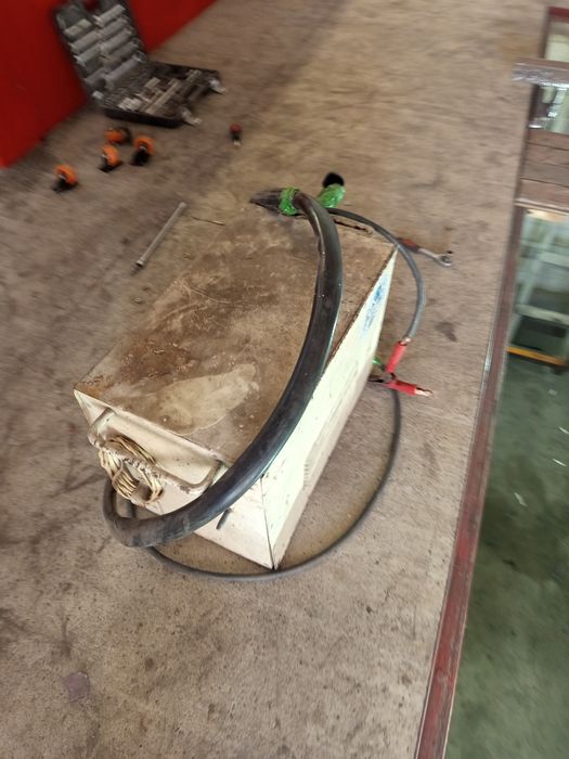 Продам полуавтомат сварку.