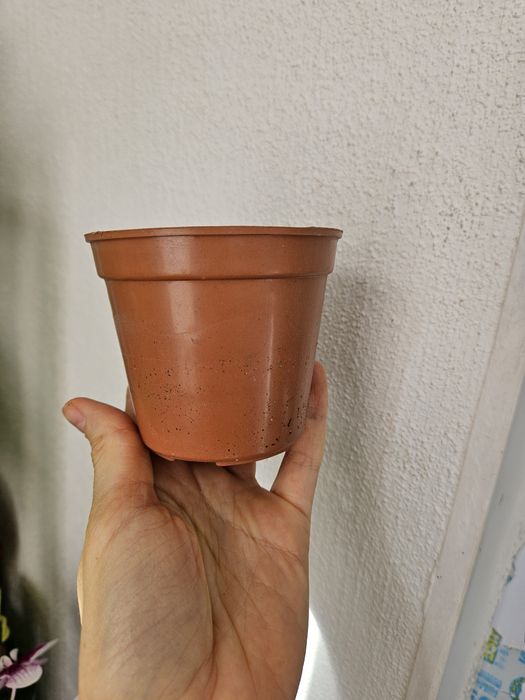 Продам горшки для цветов
