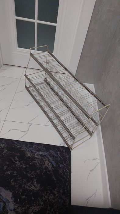 Обувница. Лёгкая, вместительная.