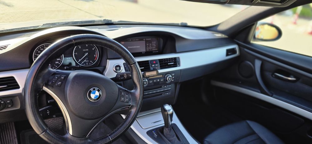 BMW 320d  E92  coupe / automat