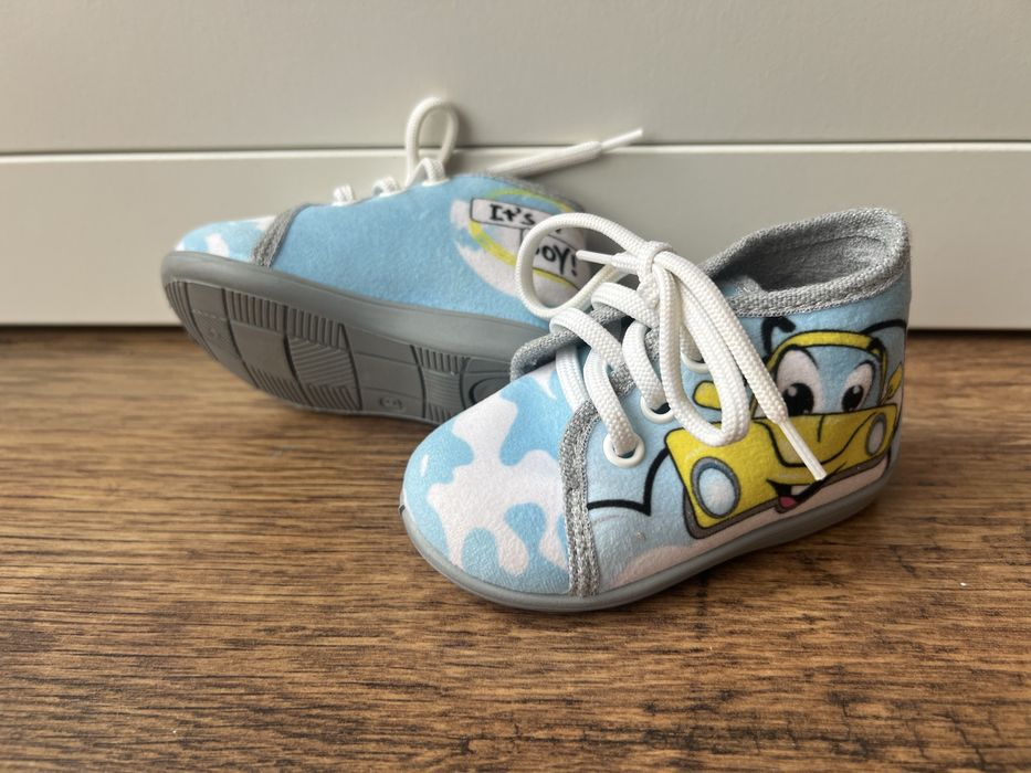 Бебешки пантофи нови