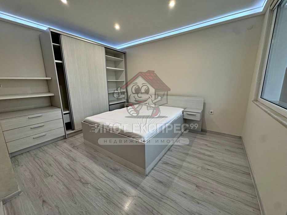 Тристаен обзаведен апартамент, под наем, за първи наематели, до гарата