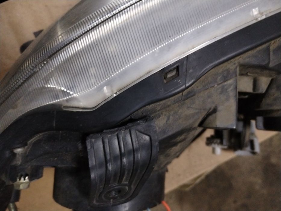 Продам фары на альмера классик.