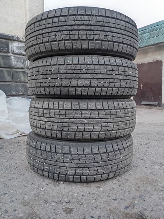 Продам зимние шины 215/60/17
