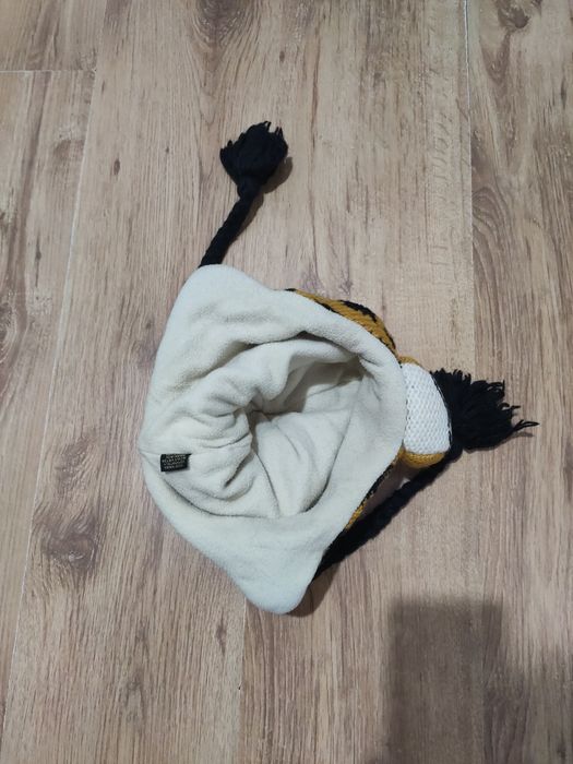 Căciulă din lână model tigru