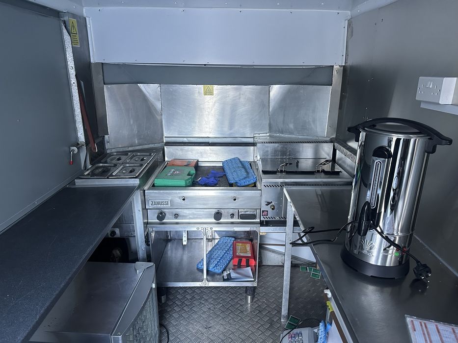 Търговска каравана / мобилна кухня