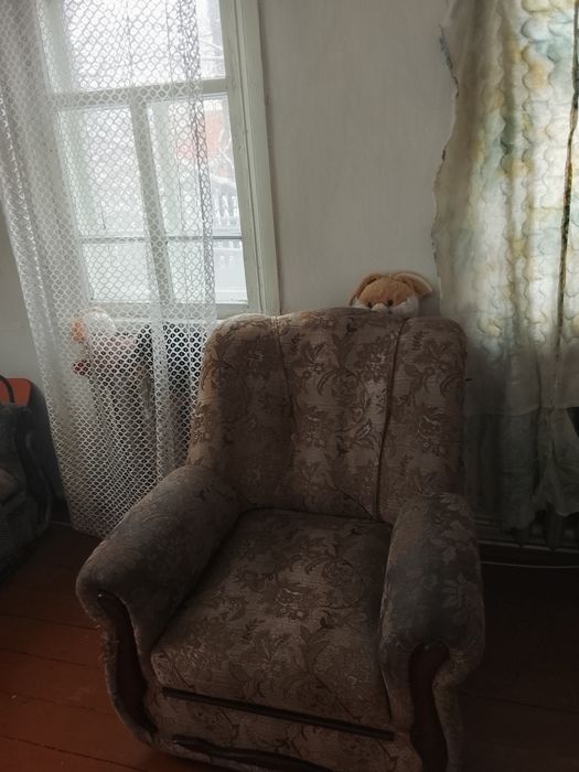 Продам диван с креслами