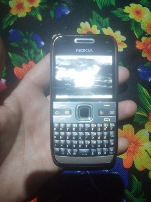 Nokia E72 choco sotiladi