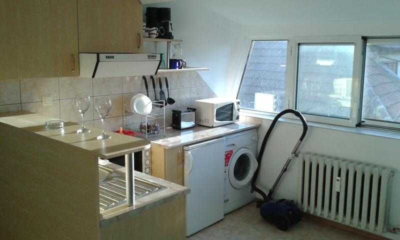 Дава се под наем Тристаен апартамент в София, Център - 70 кв.м за 790 € - Снимка #1