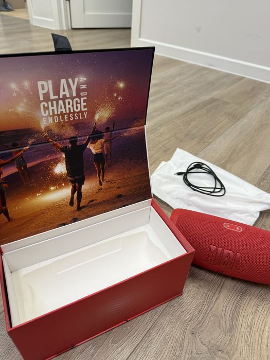 Продам колонку JBL Charge 5