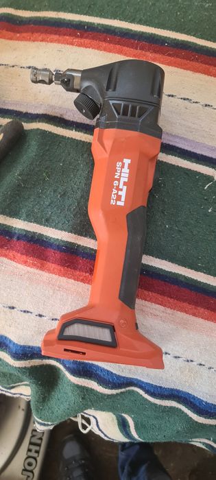 Vand sau schimb HILTI  Foarfeca tablă  noua SPN 6 A22  NU ESTE  CHINA