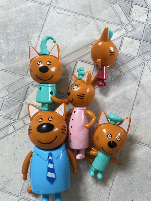 Продам детский конструктор ,игрушки