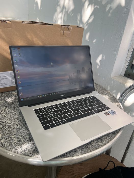 Laptop Huawei 15,4” nou