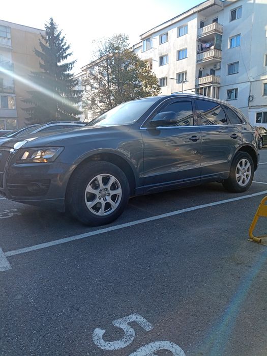 Vînd Audi Q5 2.0 TFSi