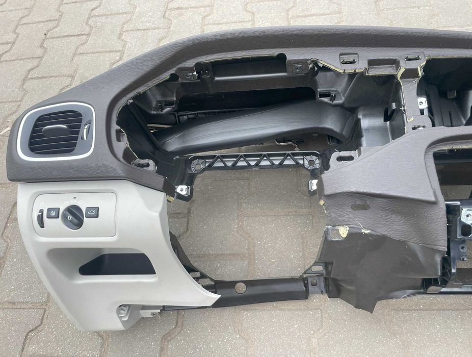 Volvo Cross Country - plansa de bord - set airbag - centuri siguranta