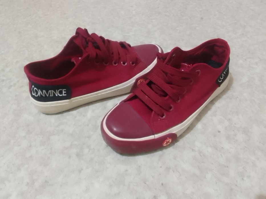 Продам  кроссовки, кеды.