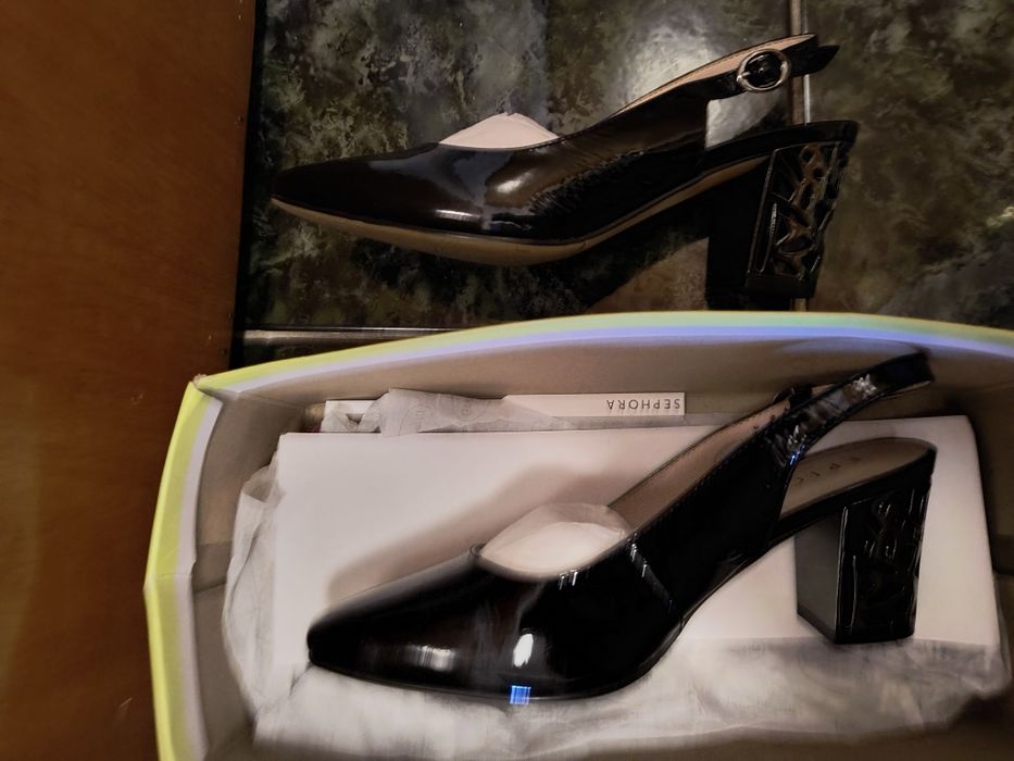 Vând trei perechi de pantofi de piele de ocazie - împreună sau separat