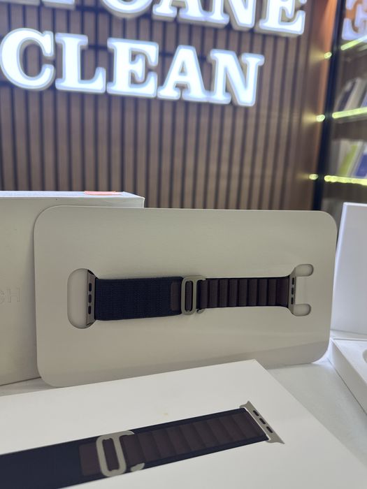 Apple Watch Ultra 2 GPS + Cellular 49mm – Natural Titanium, Indigo Alpine Loop (S)