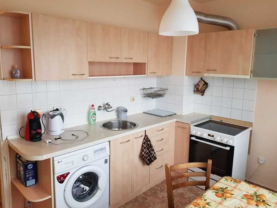 Двустаен апартамент в Люлин 4