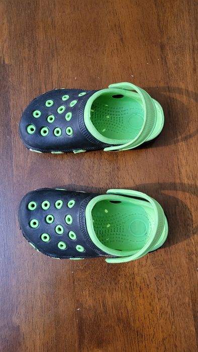 Продам кроксы 25 размер