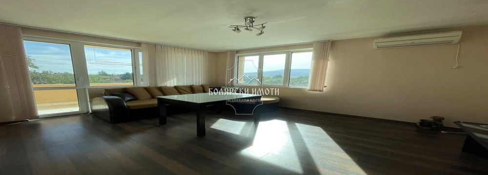 Етаж от къща в с. Първомайци