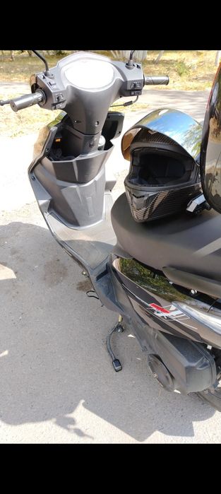 Скутер NOMAD М8.