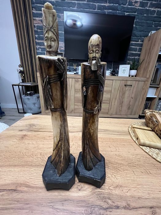 Две интересни статуетки от кост