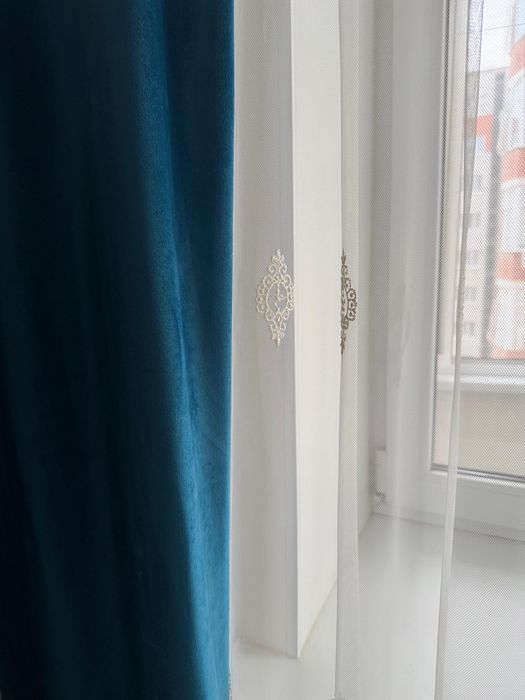 Продается шторы с тюлем 3 штуки