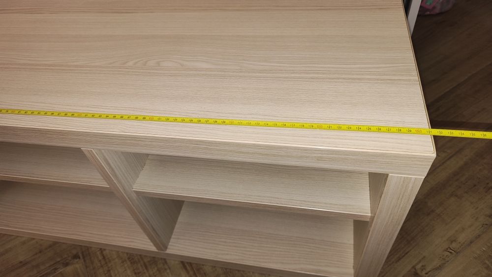 Comoda TV cu rafturi pentru sistem audio