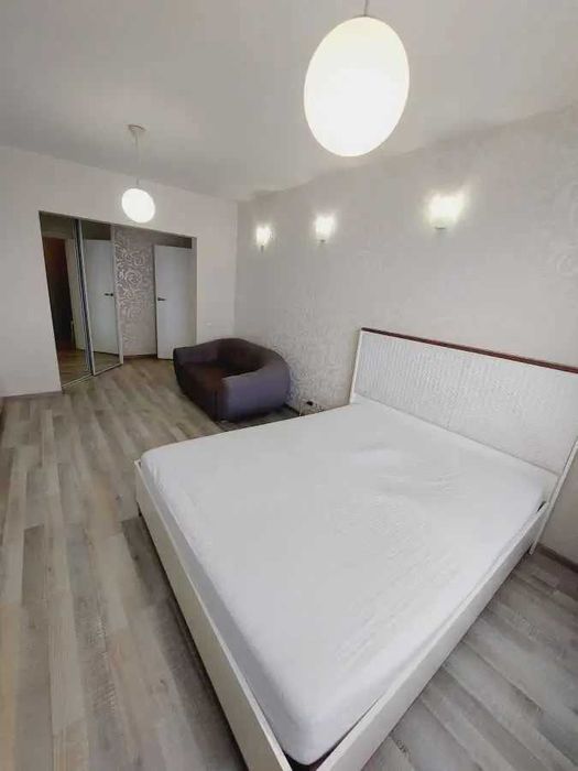 Дава се под наем Двустаен апартамент в София, Център - 55 кв.м за 407.49 € - Снимка #2