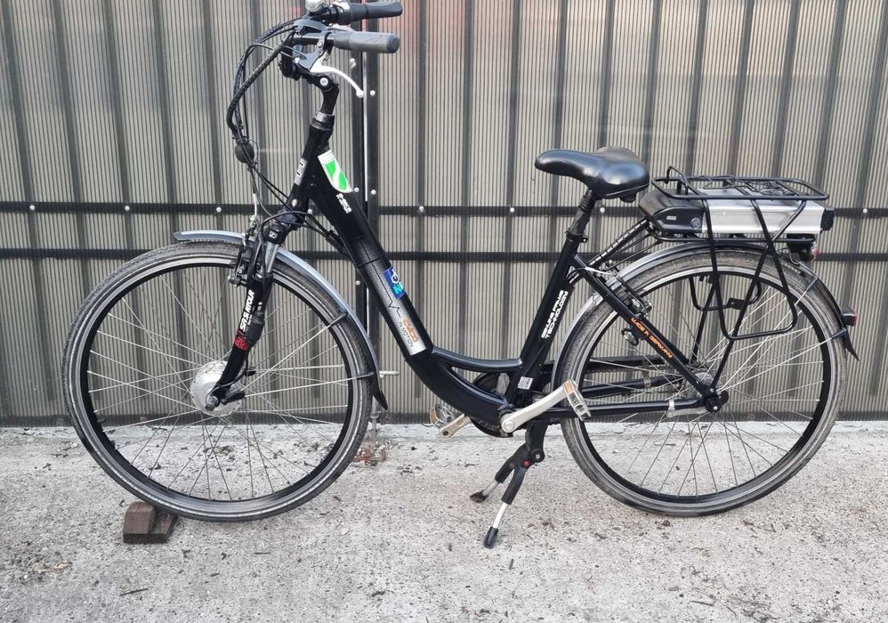 Bicicleta electrica asistata 28" 36v 250w acumulator nou