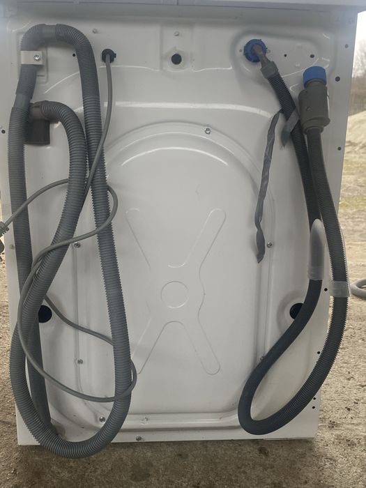 Mașină de spălat ruge AEG Seria 6000/7000 Lavamat , 8-9 kg , excelentă