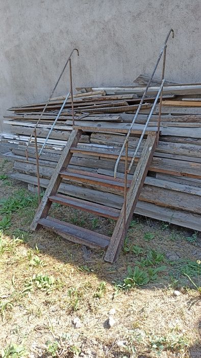 Лестница хорошая состояние