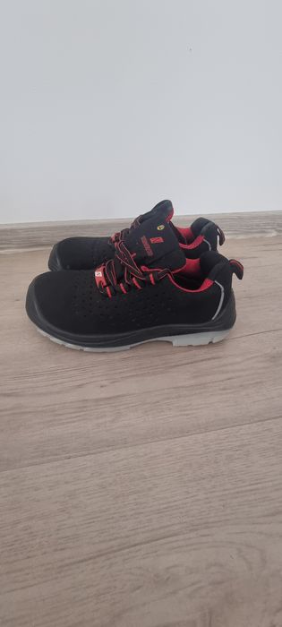 Pantofi de munca