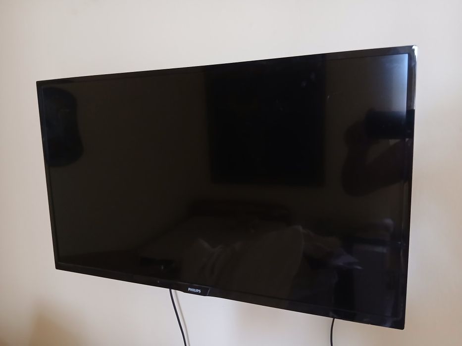 Tv led philips cu telecomanda