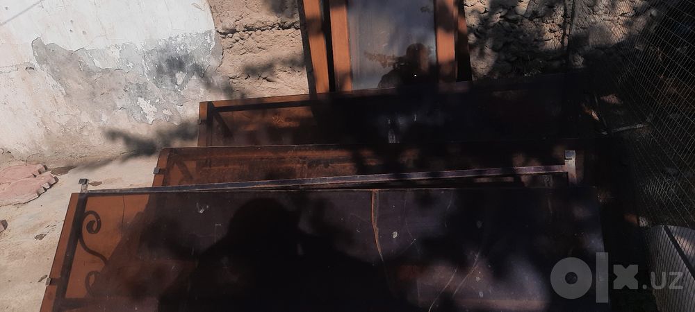 Mdf oynalar derazadan çiqarilgan uni navesi bor .
