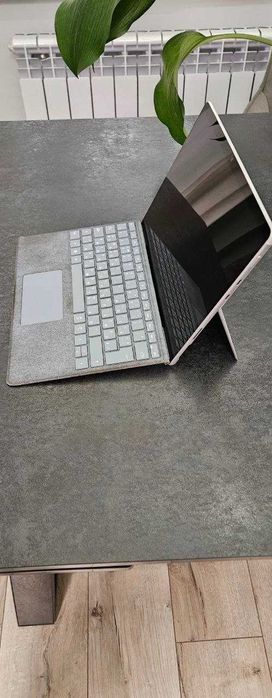 Microsoft Surface Pro 8 (i5-1145G7 / 16 ГБ / 512 ГБ SSD) — идеал