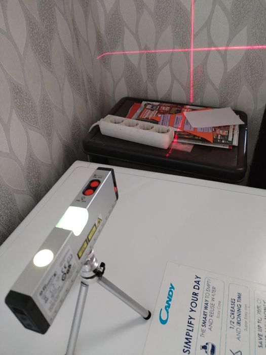 Лазерен нивелир със статив!