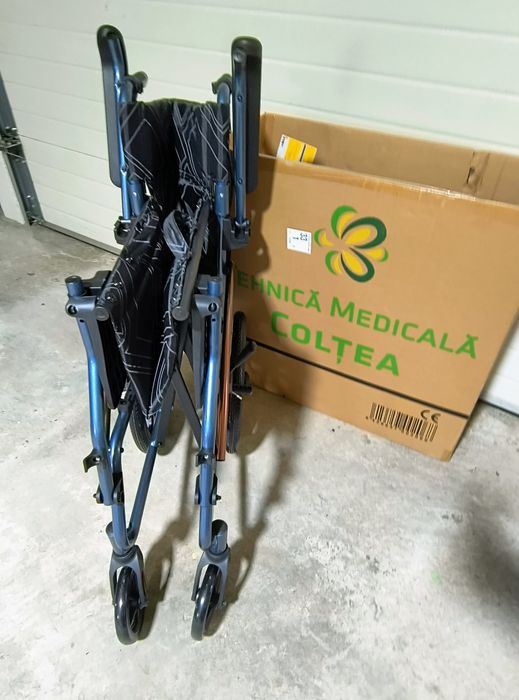Scaun pliabil nou pt. persoane cu dizabilitati
